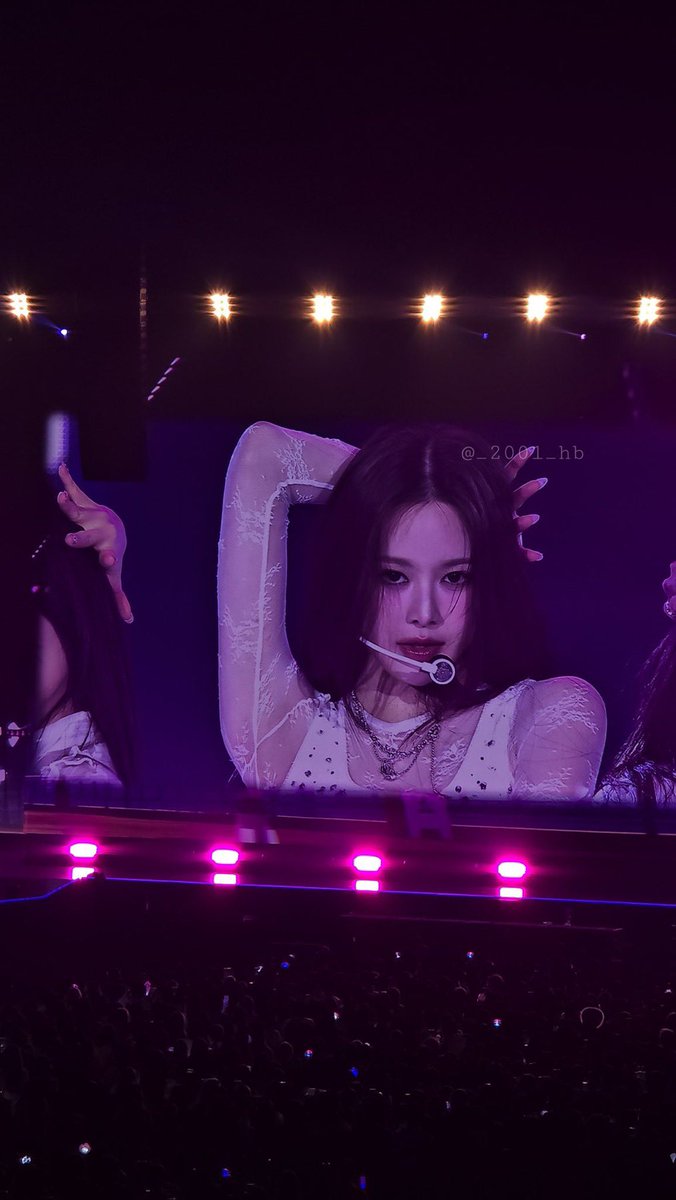 bjm10yer's tweet photo. 전광판방지민 
또찢어버렷다...............🧎‍♀️ https://t.co/lL87jyf1xG