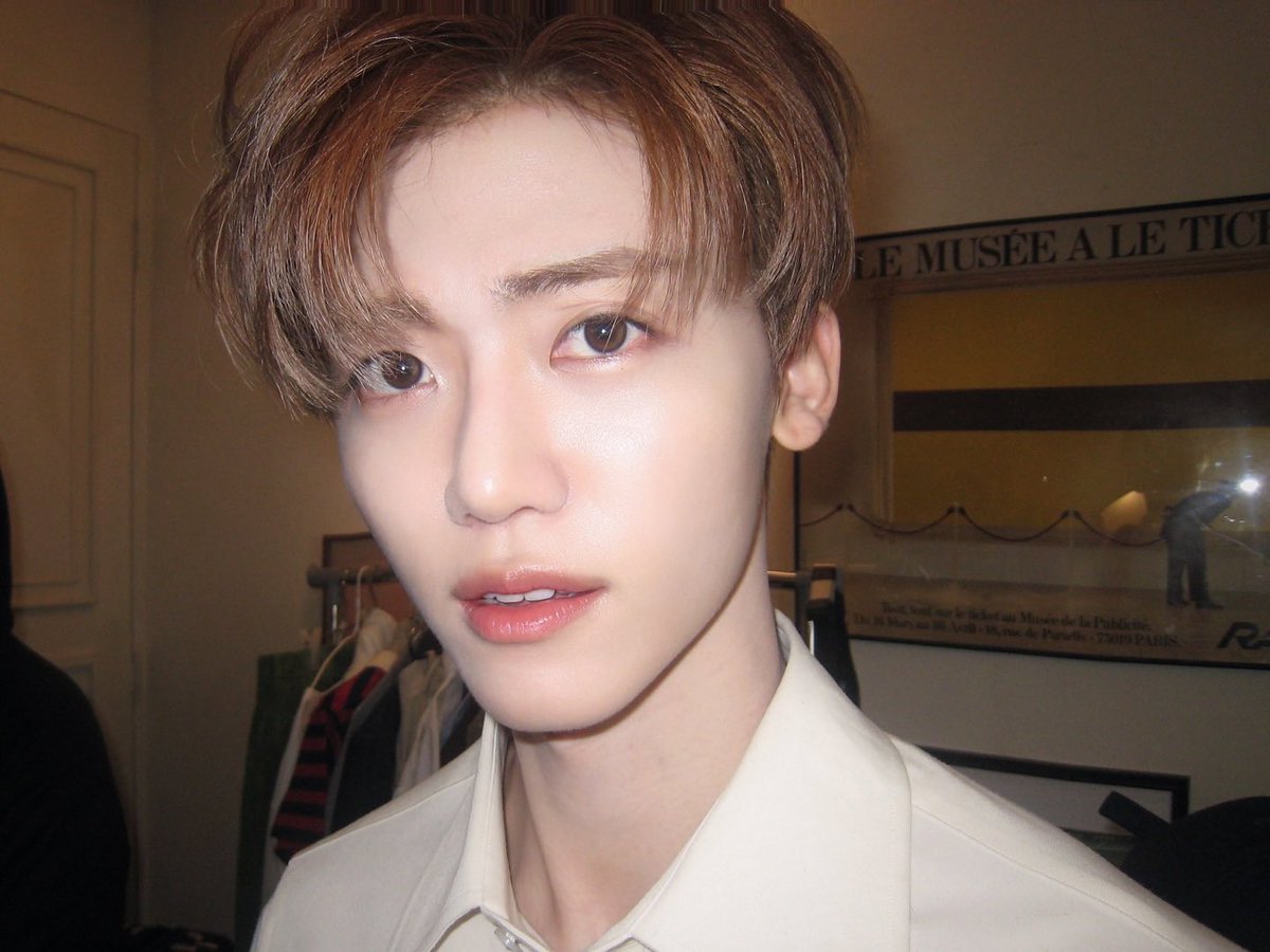 mcdtournesol's tweet photo. แจมินหน้าตาเว่อมากจิงๆๆๆๆอะ โคลสอัพขนาดนี้ยังหล่อมากมากมาก ㅠㅠㅠㅠㅠㅠ รักแจมินกับเชิ้ตขาวอะ https://t.co/ojtwFI6IkT