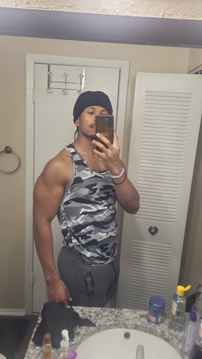 Mitsukai_Yin's tweet photo. 6th day  hahah back, bis and legs. #flex #veganbodybuilder #fit #leadbyexample https://t.co/TUhWSXwJyp