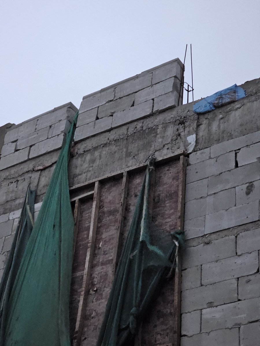ramanchugh's tweet photo. @DlfFloors please follow guidelines of construction of your own projects. Yesterday my guard could have been killed by negligence by your team. No safety net/scaffolding done. Risking lives.  @gurgaonpolice @gurgaon_live @TOIGurgaon @HTGurgaon @rajeshkalra @OfficialGMDA https://t.co/ajGF8DhThD