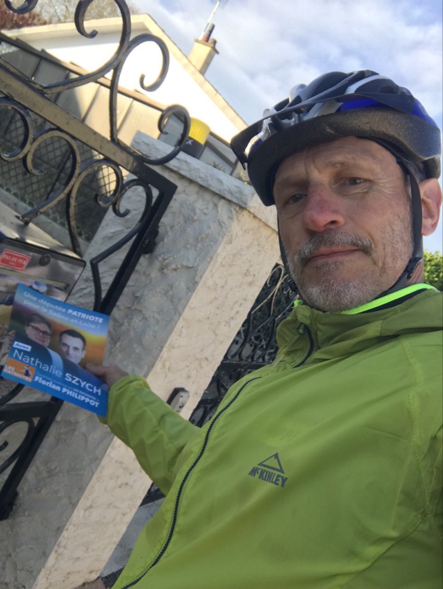SZYCH1's tweet photo. Ce matin sous une petite pluie nous sommes en campagne pour les législatives partielles 18/25 mai circo 05 71 !
Merci Claude et Frédéric !
@_LesPatriotes https://t.co/KepxzAKpvV
