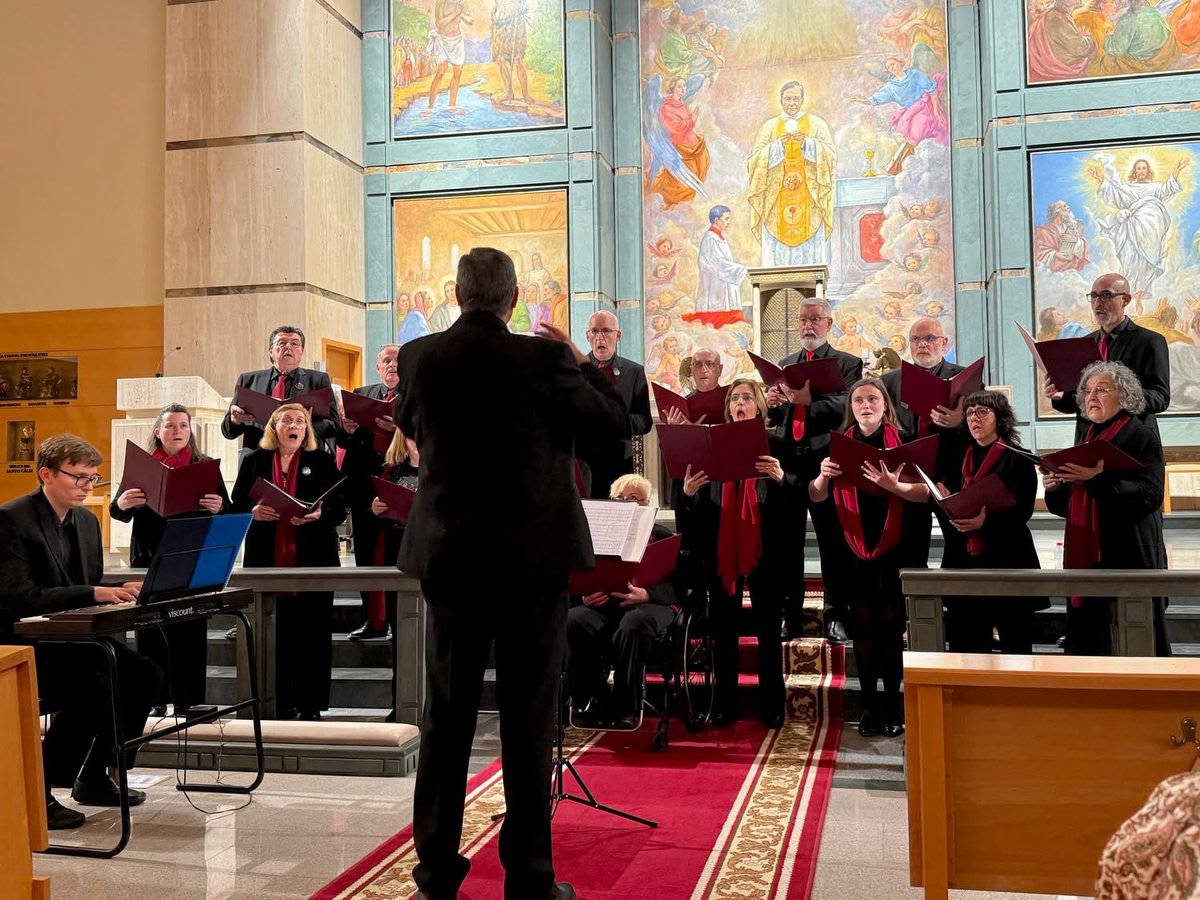 Ayer por la tarde disfrutamos de un concierto de profunda belleza espiritual. El coro <a href="/StudiumVCCambra/">Studium Vocale Cor</a>, bajo la dirección de Daniel Rubio Navarro y acompañado al órgano por Daniel Rubio Ferrandis, nos ofreció un concierto intercalado con la lectura de la Pasión según San Lucas.