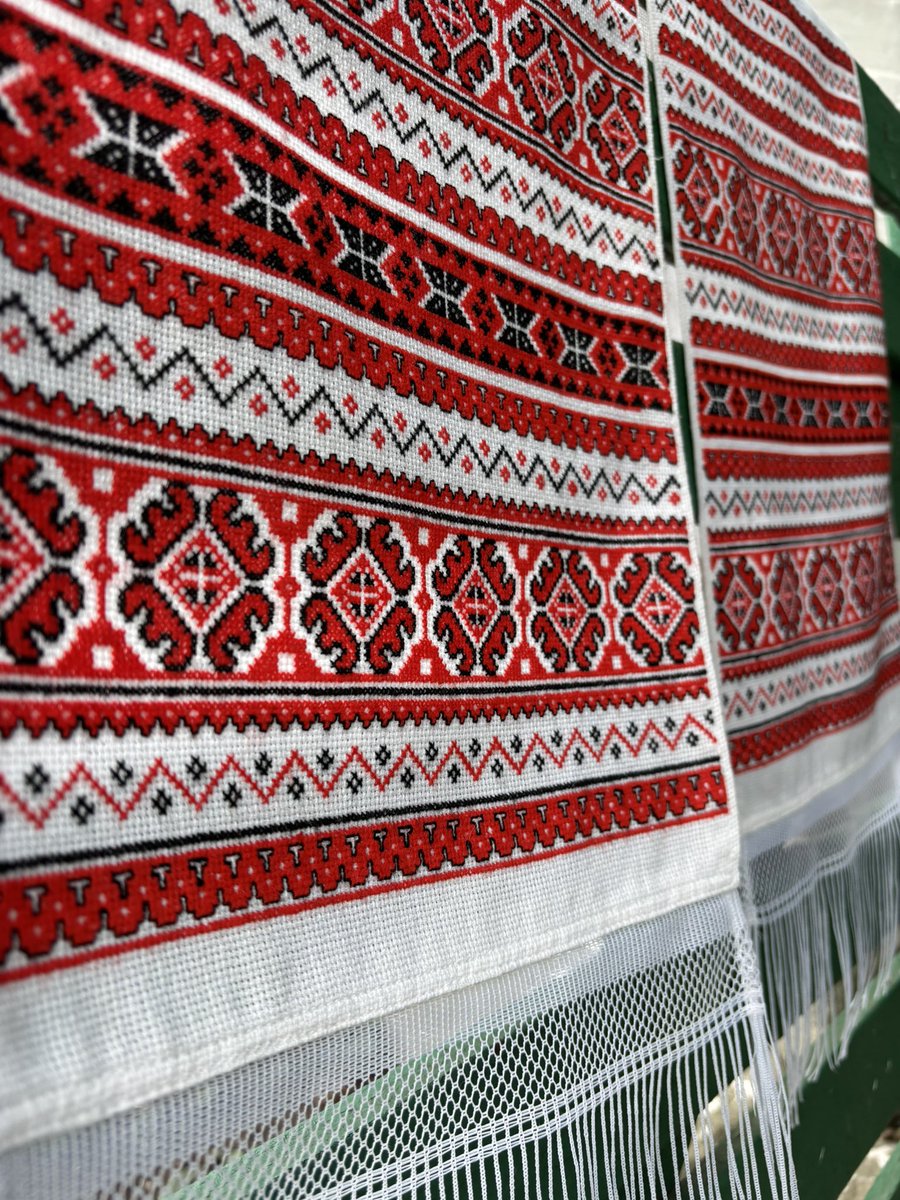 Ukrainian_dolls's tweet photo. Friends who have known me for a long time, sometimes I have old things with a history. Today I received an embroidered towel from sunny Odessa 🌞 This towel was once embroidered by a mother for her son. It was like a talisman. Now they have given it to me, to sell, to raise funds https://t.co/pgI6aUW7fj
