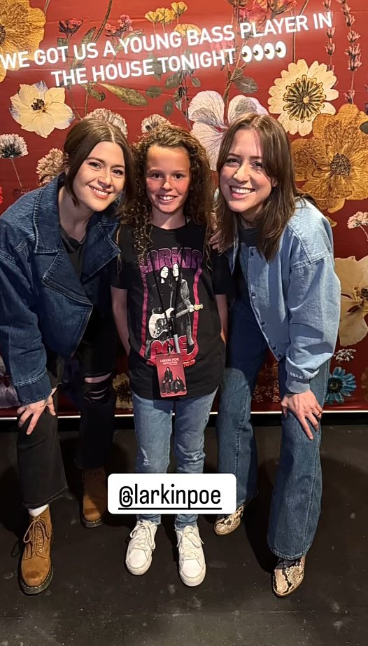 We've got ourselves a Young amazin guitarist........❤️