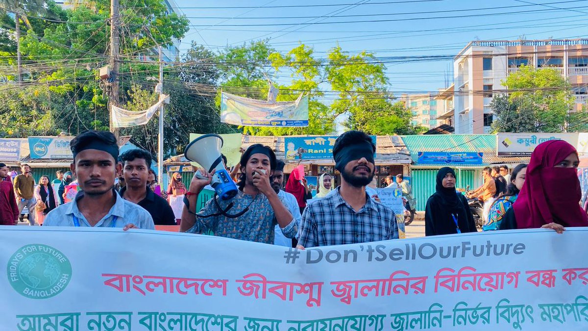 PialShil's tweet photo. যদি না থাকে পৃথিবী, তোমরা-আমরা করবো কি!
Climate Justice Right Here Right Now✊✊
#Don'tSellOurFuture ✊✊✊
#Cox's Bazar
@HamidKysar @JimranMohammed @SohanYouthNetG https://t.co/8tVbfDtIyY