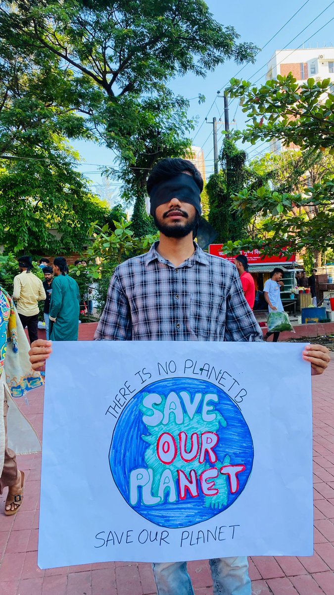 PialShil's tweet photo. যদি না থাকে পৃথিবী, তোমরা-আমরা করবো কি!
Climate Justice Right Here Right Now✊✊
#Don'tSellOurFuture ✊✊✊
#Cox's Bazar
@HamidKysar @JimranMohammed @SohanYouthNetG https://t.co/8tVbfDtIyY