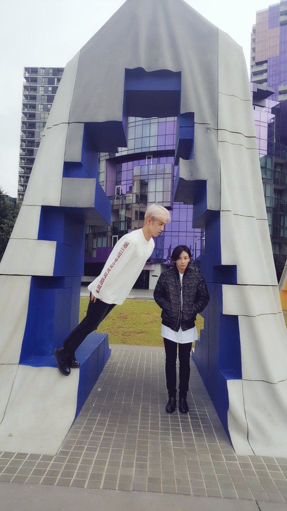 semangkukuji's tweet photo. a 🧶 of seventeen's questionable things that make you want to join their circle. https://t.co/VU9q1Wlh9f