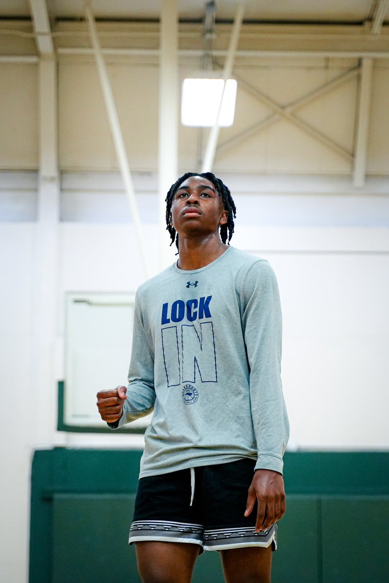 DarronWard2's tweet photo. Had some great skill work with this week !!! @sbill30 #UHoops https://t.co/8db3IgHkXF