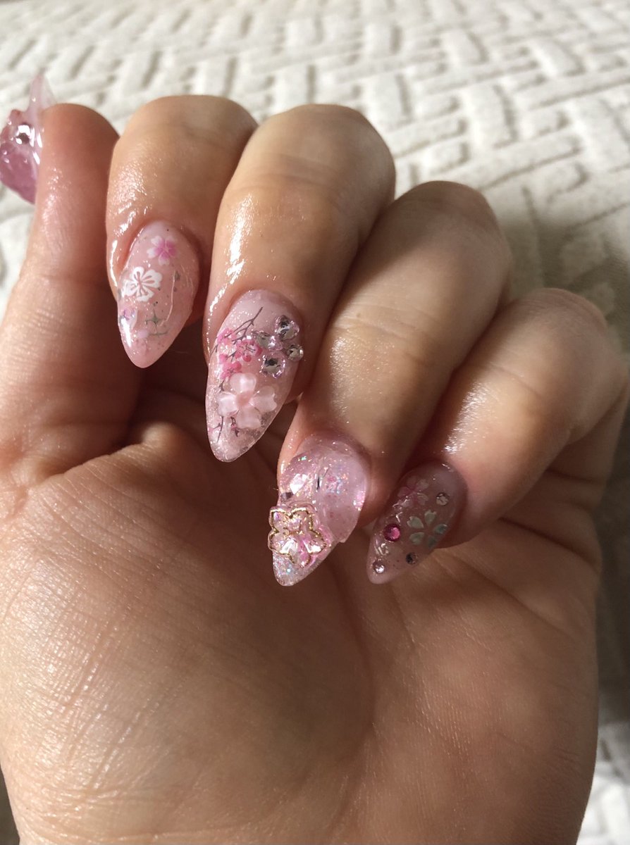 MyChoiceACE0523's tweet photo. #cherryblossom #sakura #nailart https://t.co/JTRkFBPXsX