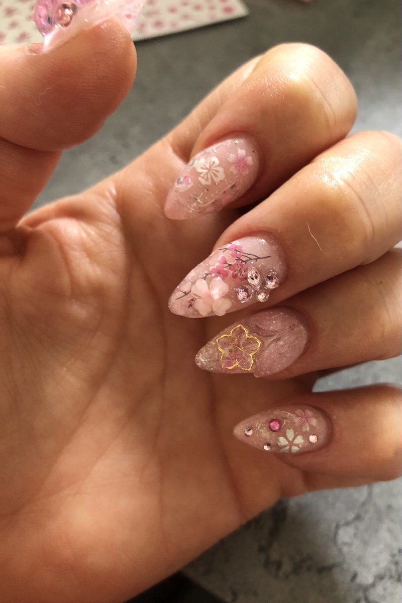 MyChoiceACE0523's tweet photo. #cherryblossom #sakura #nailart https://t.co/JTRkFBPXsX