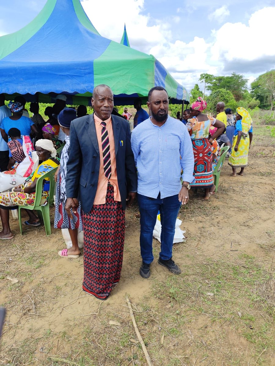 Hata kikoi and tie can go very well