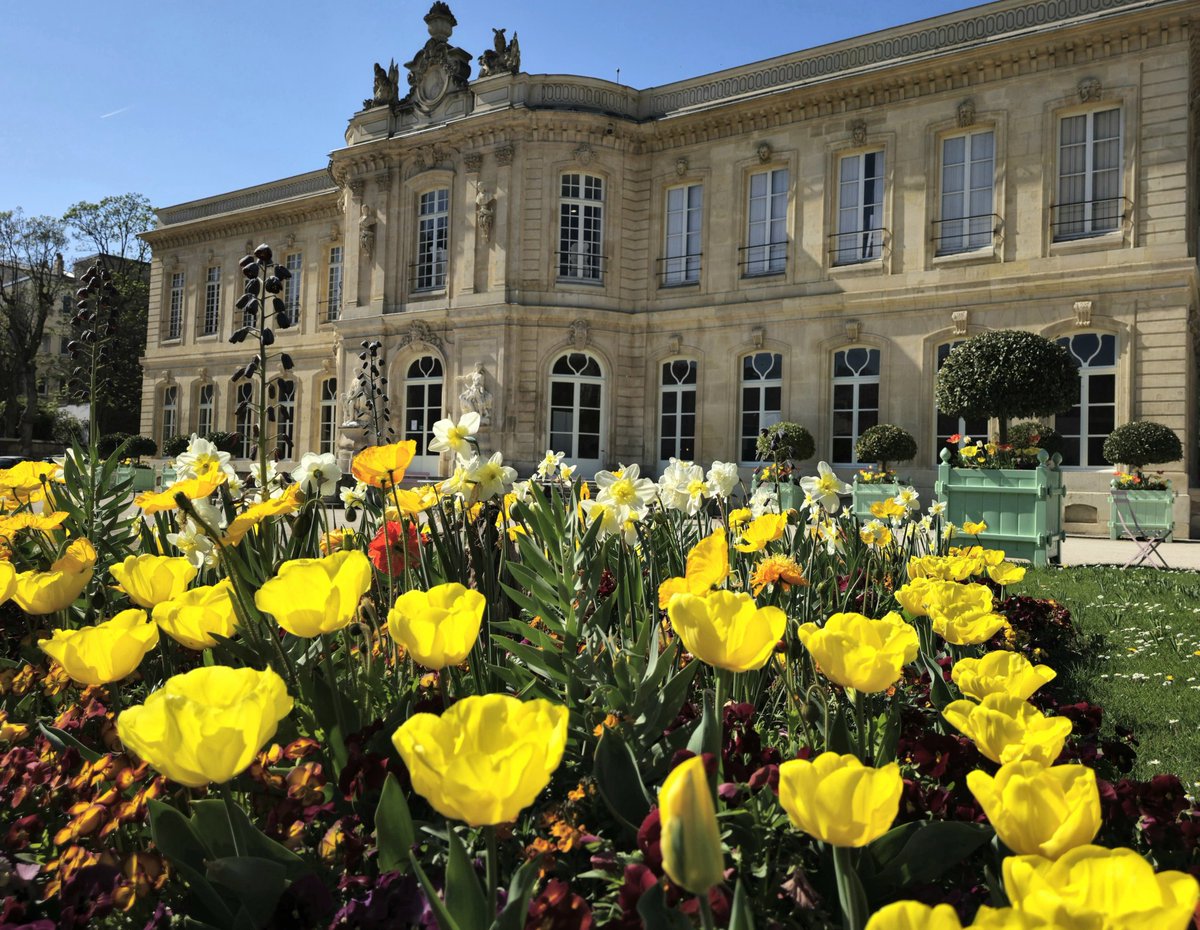 🟥 Quand nous sommes arrivés, le château d'Asnières était en ruine. Sans porte ni fenêtre, il était même squatté.
Aujourd'hui, entièrement restauré  sans hausse d'impôts locaux, il est devenu un lieu de culture incontournable. 
#bonnegestion
#défensedupatrimoine