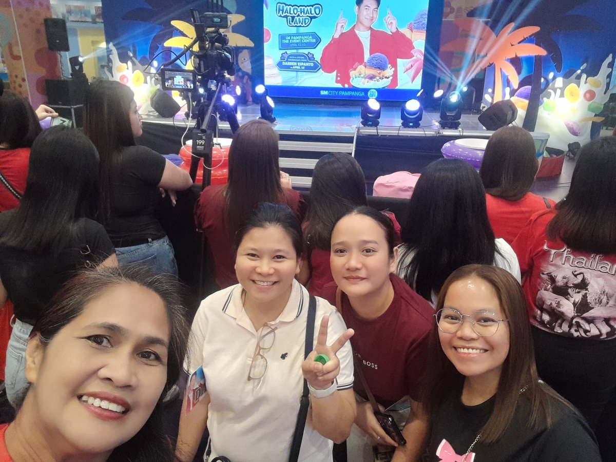 Nagkakagulo na haha

Supreme DARRENxHalohalo
#DARREN <a href="/Espanto2001/">Darren</a>
#SarapKaSummerNgChowking <a href="/chowking_ph/">Chowking 超群</a>