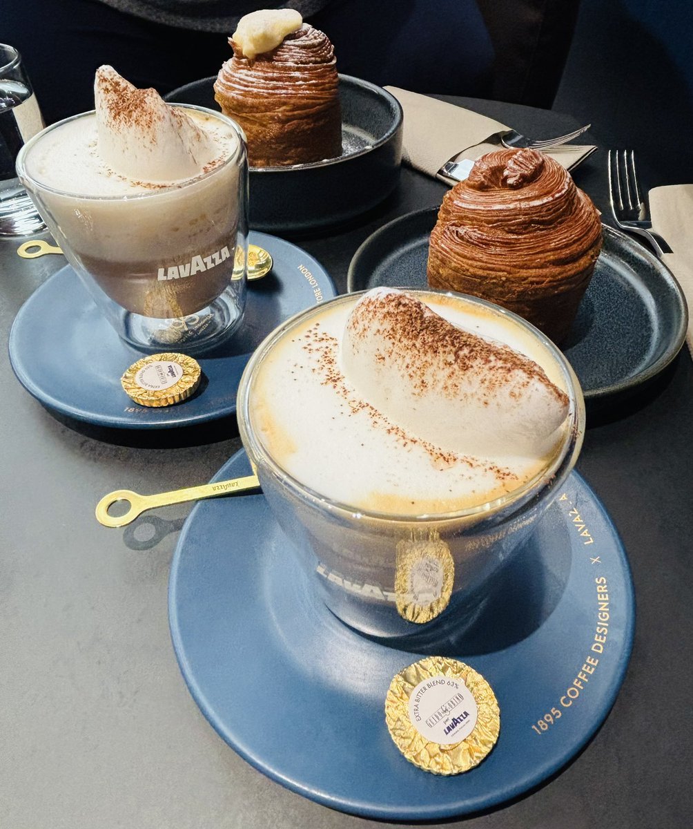 At ‘LavAzza’ coffee.

#LetsDoLondon #MrDanielMatthews