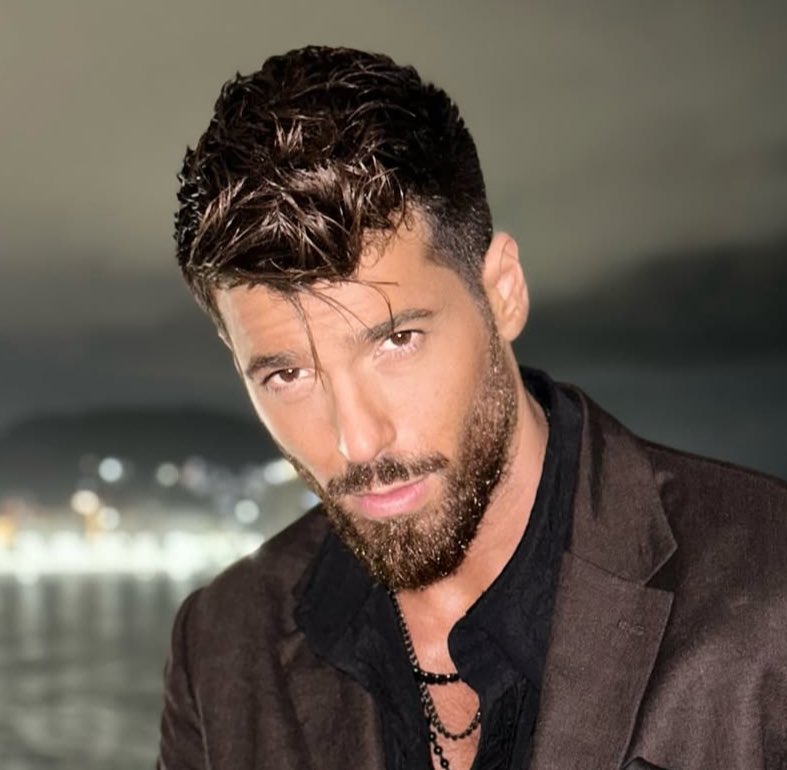 BDebaillif's tweet photo. Saturday and the all weekend are days to cool down, to relax, to enjoy time with our friends and love ones. Enjoy fandom the most you can !#CanYaman💎👑
#Elturko
#Sandokan https://t.co/xXjmcHZPWL