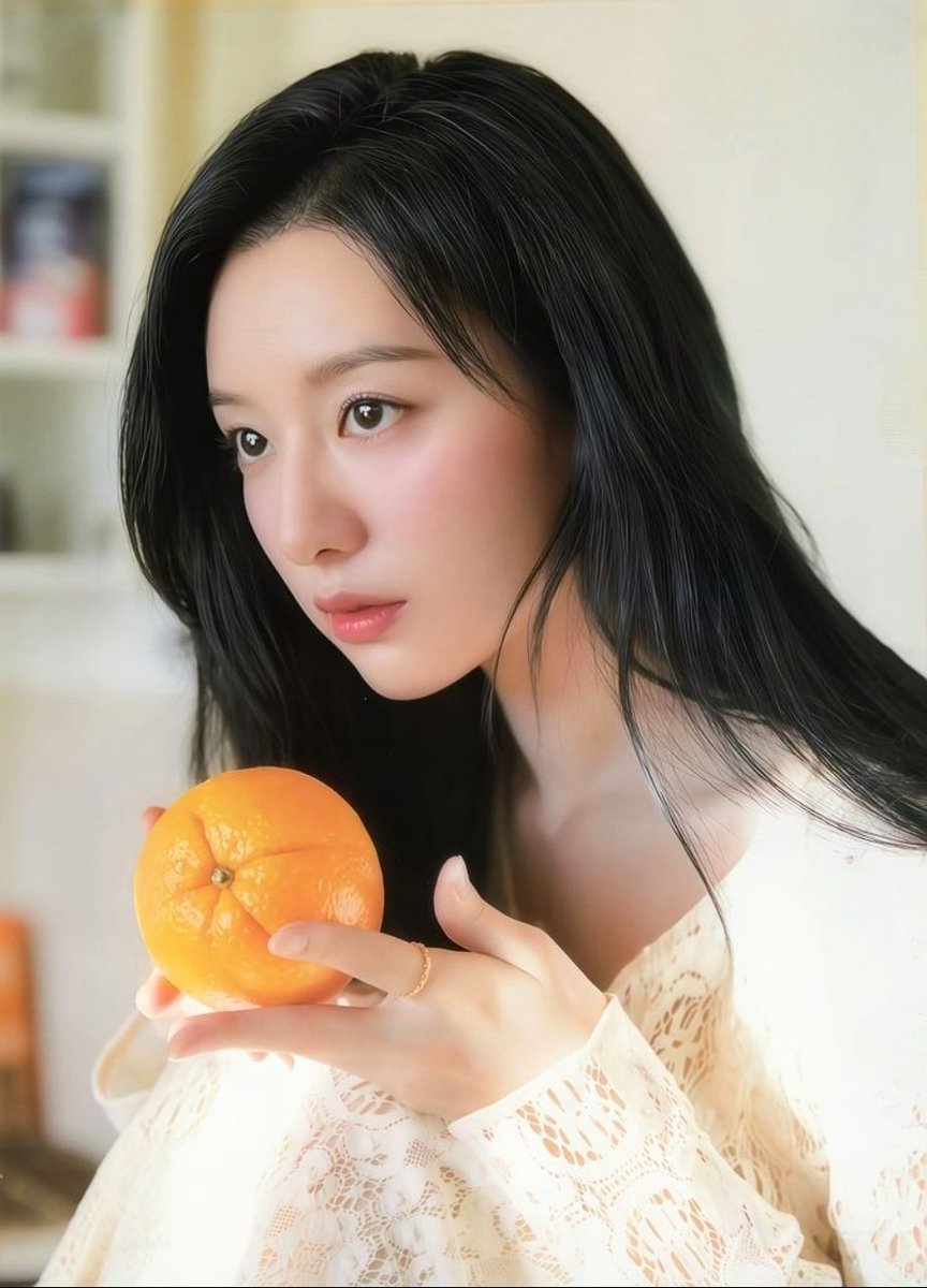 김지원이 너무 예뻐서 볼 때마다 홀림 당하는 중