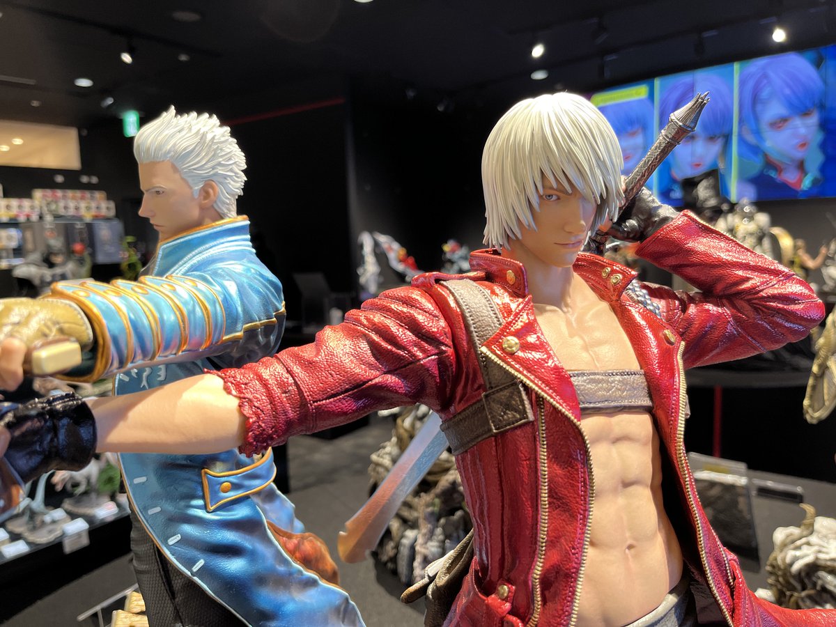 Genki_JPN's tweet photo. Dante and Vergil Devil May Cry statue! https://t.co/8ebFRngeu9