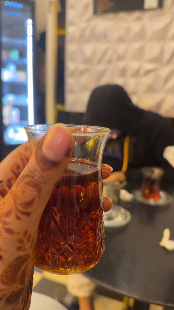 faimahusi9's tweet photo. جيتني مثل الشروق اللي محى عتم الليالي .♥️✨ https://t.co/Fi9cRlwdyh