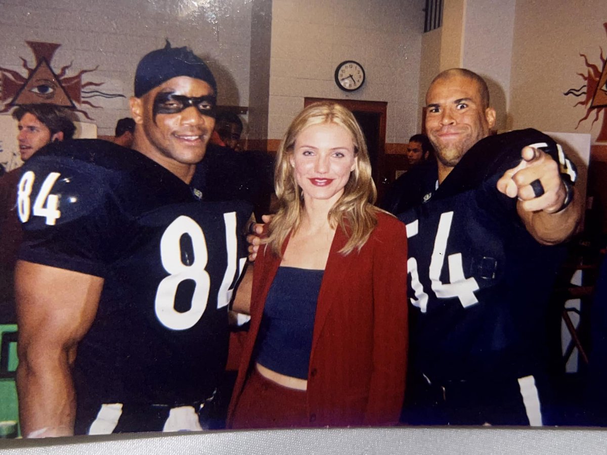 The Boogeyman à gauche avec Cameron Diaz et un autre acteur que je ne connais pas, dans le film L'enfer du dimanche. 1999.