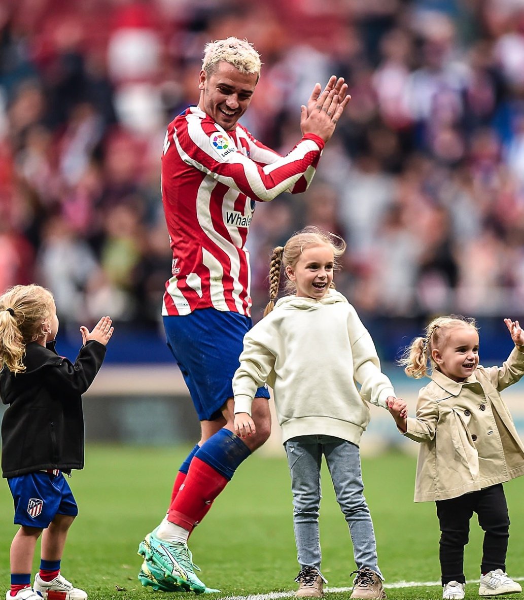 Griezmann'ın en yoğun günü 8 nisan 

8 nisan 2016
8 nisan 2019
8 nisan 2021 

3 çocuğu da aynı günde doğdu 😅