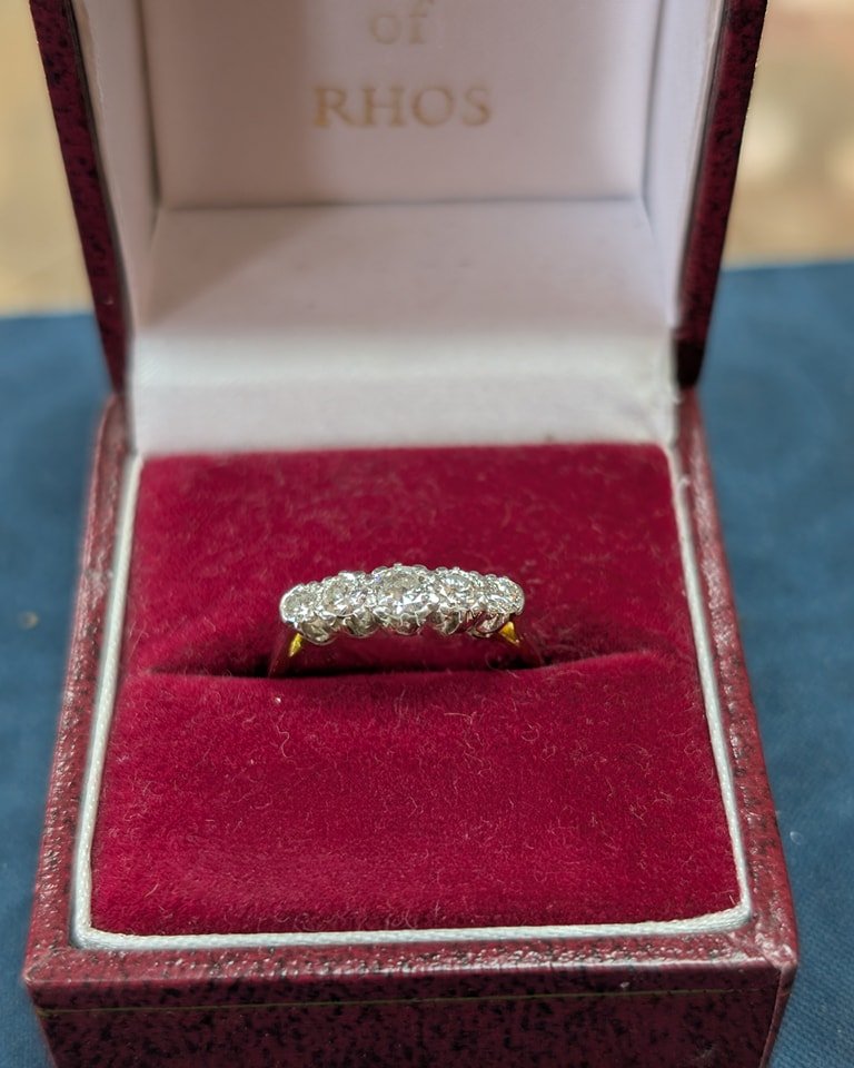 BeardsallsJ's tweet photo. @__x Easter Sparkle Alert! ✨💍
Beautiful pre-owned diamond rings waiting to be loved again!
We're a husband and wife team, proud to have family business Beardsalls Jewellers in Rhos-on-Sea for 110 years 🐣 
Pop in this Easter- you might just find the one!
#eastersparkle https://t.co/AnNuUwIYne
