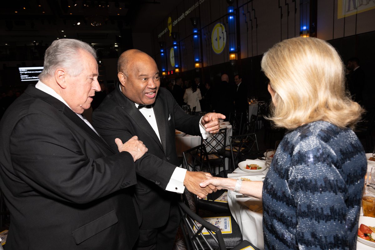 DominicTV's tweet image. Hello to all the amazing supporters of the #DominicCarterShow! Today’s my day off, but trust, I’m gearing up for tomorrow night/Sunday on 77 WABC 11pm-2am.  Join us: www.wabcradio. Also weekdays 3-4pm &amp;amp; live midnight-2am!  Can’t Stop. Won’t Stop. #LetsGetIt #TalkRadio #WABC