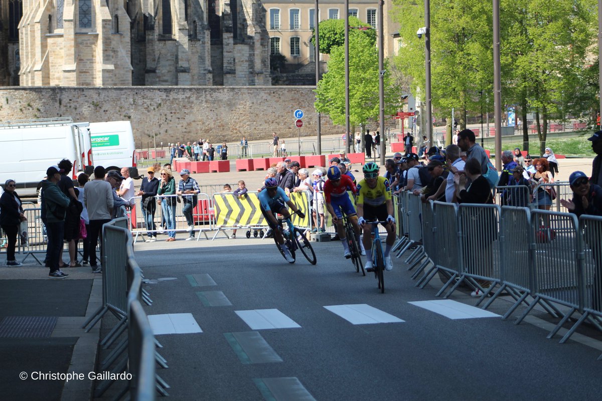 4ème étape du Région <a href="/paysdelaloire/">Pays de la Loire</a> Tour. <a href="/MSCO_Circuit/">Le Mans Sarthe Cyclisme Organisation</a>, <a href="/LNC_CYCLISME/">LNC - Ligue Nationale de Cyclisme</a>, <a href="/UCI_cycling/">UCI</a>, <a href="/sarthefr/">Département de la Sarthe</a>, <a href="/ofcourselemans/">Of course Le Mans</a>.
#RégionTour