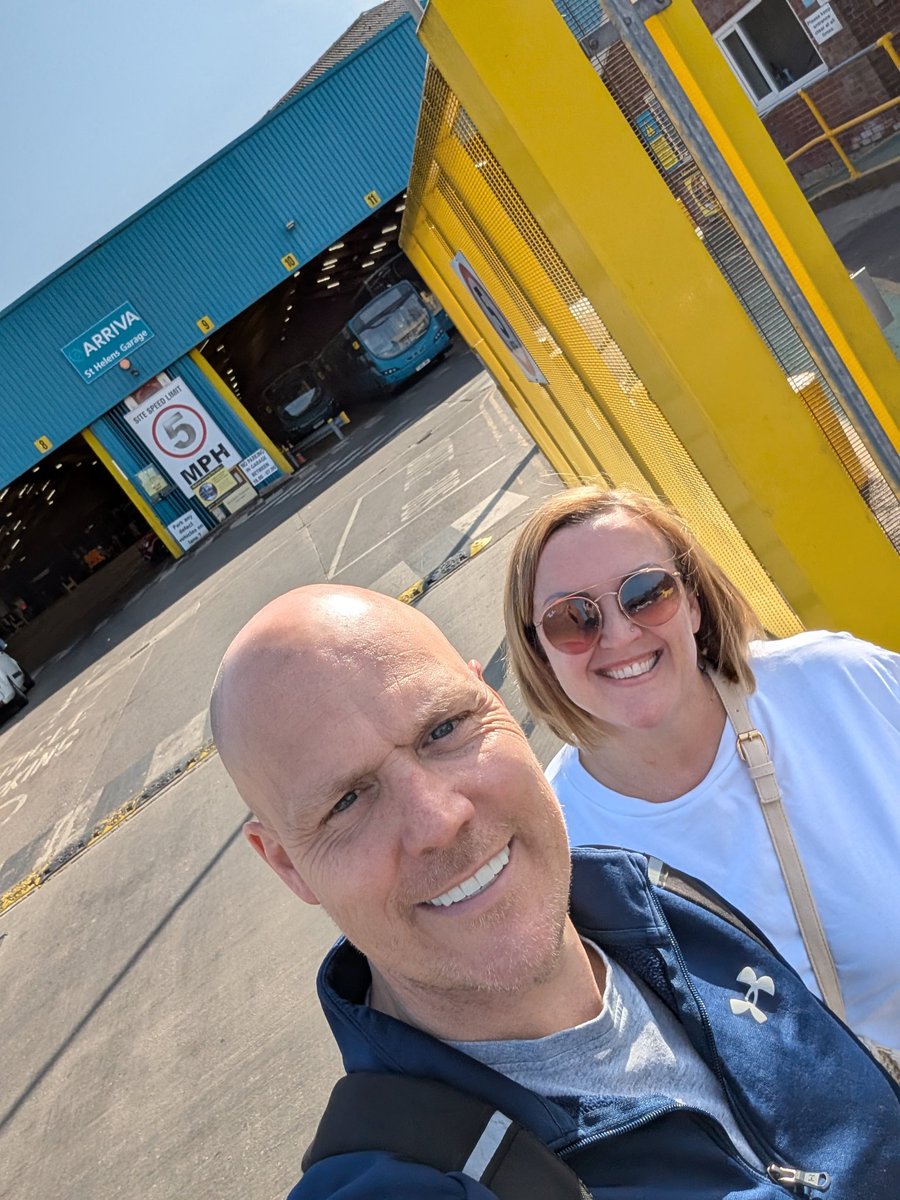 TheBuswalker's tweet image. We are off . #sthelens to #Speke #buswalker #TheBigChallenge #Bulid #foodpoverty #foodbank #27thOfApril  🚌🥾
@arrivanorthwest @bbcmerseyside
@MurdishawM
@BBCNWT
@CBWtweets
@DPH_MAshton
@GranadaReports

Please share or donate

gofundme.com/f/buswalker-th…