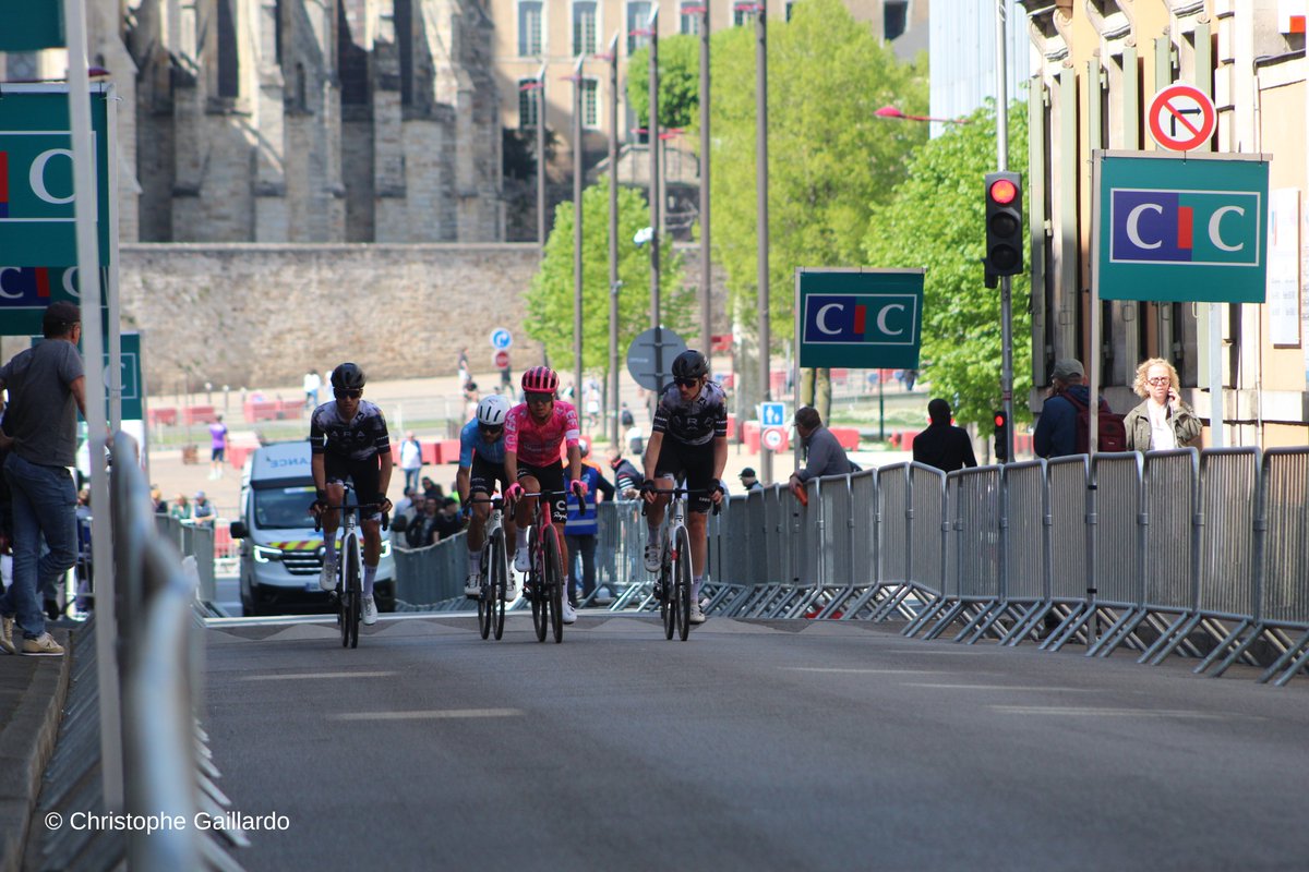 4ème étape du Région <a href="/paysdelaloire/">Pays de la Loire</a> Tour. <a href="/MSCO_Circuit/">Le Mans Sarthe Cyclisme Organisation</a>, <a href="/LNC_CYCLISME/">LNC - Ligue Nationale de Cyclisme</a>, <a href="/UCI_cycling/">UCI</a>, <a href="/sarthefr/">Département de la Sarthe</a>, <a href="/ofcourselemans/">Of course Le Mans</a>.
#RégionTour