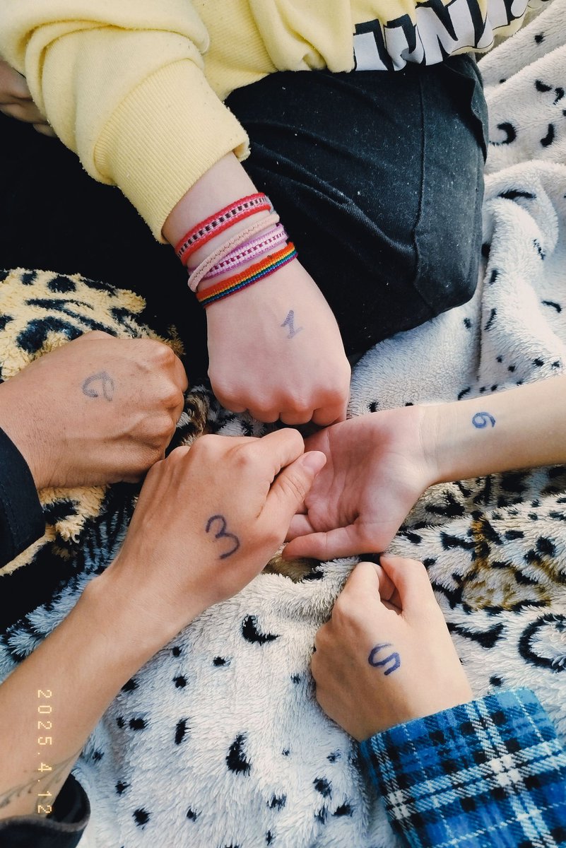 _s_augusto's tweet photo. Ainda sem acreditar que estamos entre as dez primeiras que vão ver a Elayne Baeta 🧡 
.
.
@_angelilic 
@LeticiaaRamires 
@Catarina00224 

#turnelaranjaforte #elaynebaeta https://t.co/tvIQs7hNOi