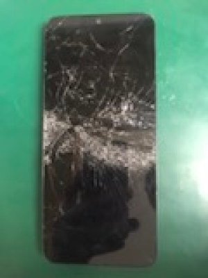 QuickfixBanbury's tweet photo. Great news! We have successfully fixed a Samsung phone screen and replaced it, and now it's working perfectly. If you need any repairs or replacements for your devices, contact us and we'll be happy to assist you! https://t.co/oUhlzCARrF