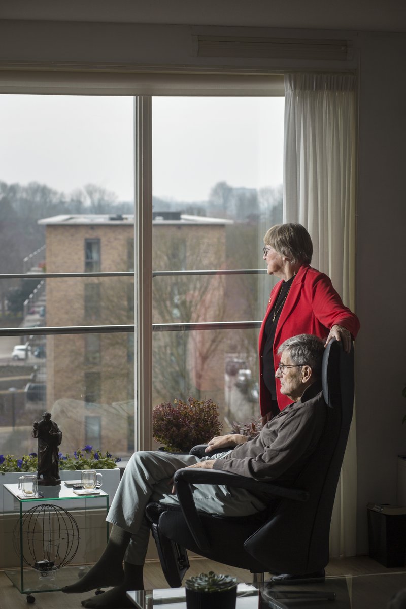 Project De Schrijvers in Haarlem krijgt de complimenten van toeschouwers Vera en Piet. 

Lees hier het interview:
bit.ly/3G6066V