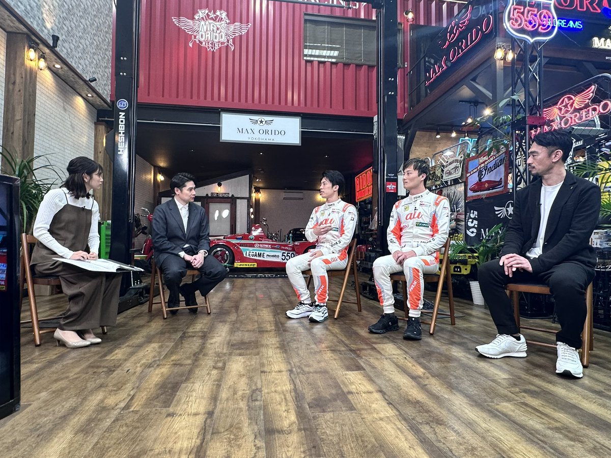 RACINGLABO's tweet image. スーパーGT2025シーズンが
今日開幕しましたが、今夜24時からの #RACINGLABO では去年のGT500チャンピオン #坪井翔 選手と #山下健太 選手をお招きし、MC吉村が根掘り葉掘り裏側を聞いちゃいます！
更に吉村さんが新調したレーシングスーツでサーキットデビュー⁉︎
明日の決勝もお楽しみに！
#吉村崇