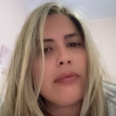 Gimenaa's tweet photo. #NuevaFotoDePerfil https://t.co/YRTQIrkLY2