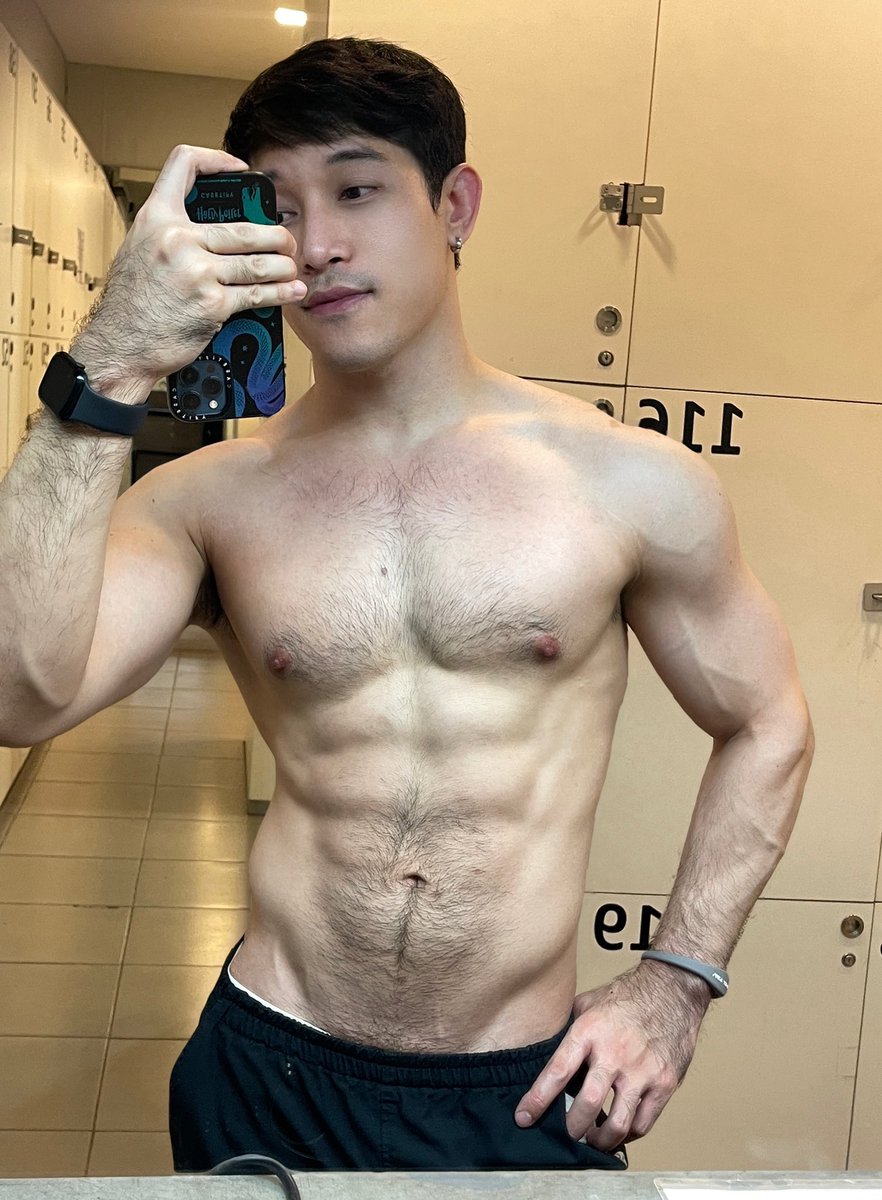 arthur_cc36's tweet photo. ปีนี้ปั้นร่างทองได้แค่นี้ก่อน ปีหน้าค่อยว่ากันใหม่🤣 https://t.co/RaKS44d53e