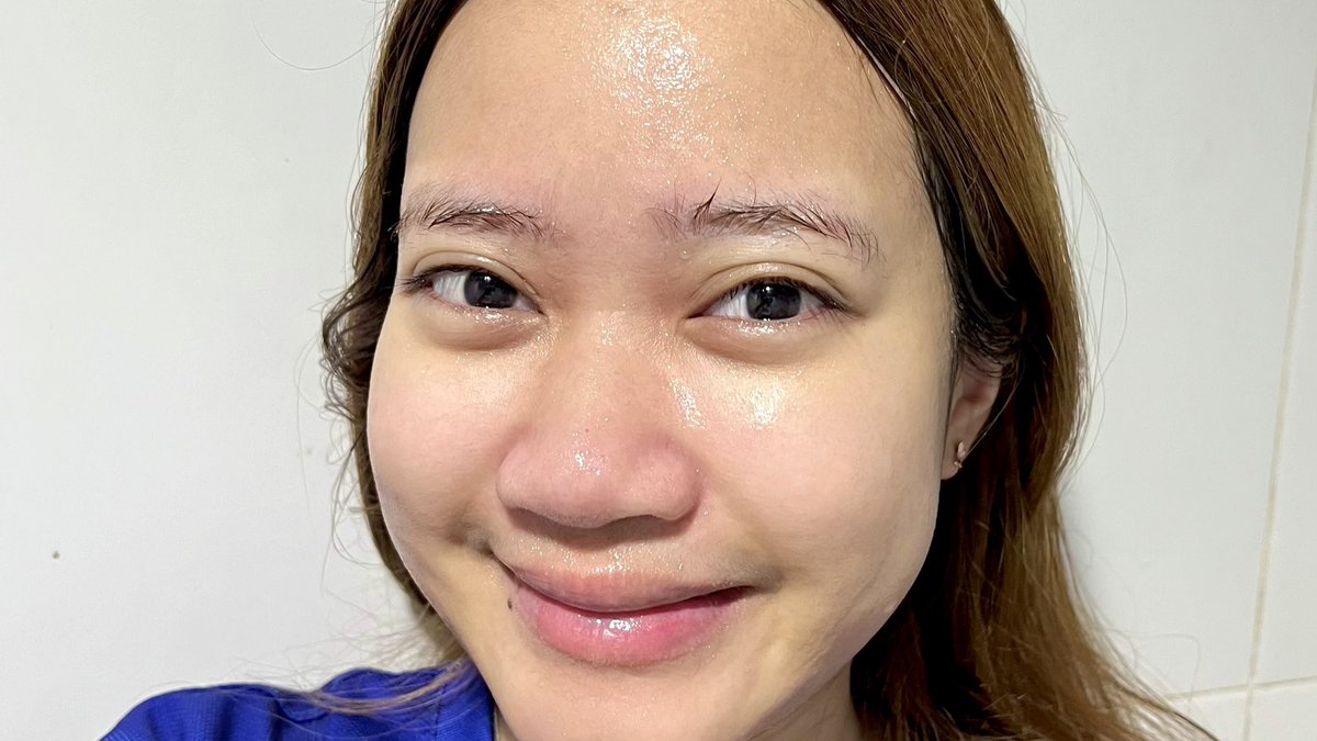 ช่วงไหนรู้สึกสิวจะขึ้น จะเปลี่ยนมาใช้โฟม Acnes Clear & Whitening Wash สูตรนี้ของเมนโทลาทั่ม แอคเน่ส์ น้องเค้าช่วยลดสิว ลดรอยได้ดีมาก เวลาที่รู้สึกว่าหน้าเราโดนฝุ่นเยอะๆ อากาศร้อนๆ จะมีสิวอักเสบน้องตัวนี้ช่วยได้สุดๆ เนื้อโฟมเค้านุ่มมาก สบายผิว ไม่มีสารสบู่ หน้าไม่แสบไม่แห้ง ช่วยให้สิวลดได้ดีย์ พิกัดเซเว่นน้า หาซื้อง่ายราคาน่ารักมาก #ใช้ดีบอกต่อ #โฟมลดสิว #เมนโทลาทั่มแอคเน่ส์