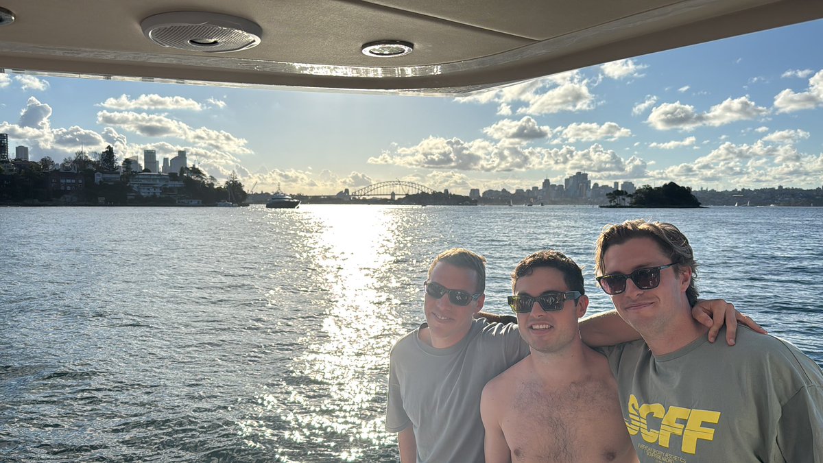 TodSampson9's tweet photo. Optimism is man’s best friend who would’ve thought alone in a park now on a boat. Life is good. https://t.co/Luv3T6sKsM