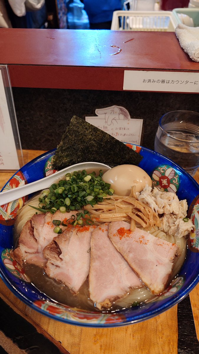 MATCHYsince1990's tweet photo. 久々に裏そば！🐟️
ぽかぽか陽気に冷たいジュレの冷やしそばは体に染み渡る🤤
クエの出汁が良い塩梅すぎてしっかり飲み干させて頂きました🙏
何ならご飯放り込んでかきこみたかった🍚
#桑ばら #塩そば #池袋ラーメン #ごちそうさまでした https://t.co/zAixOwr2ci