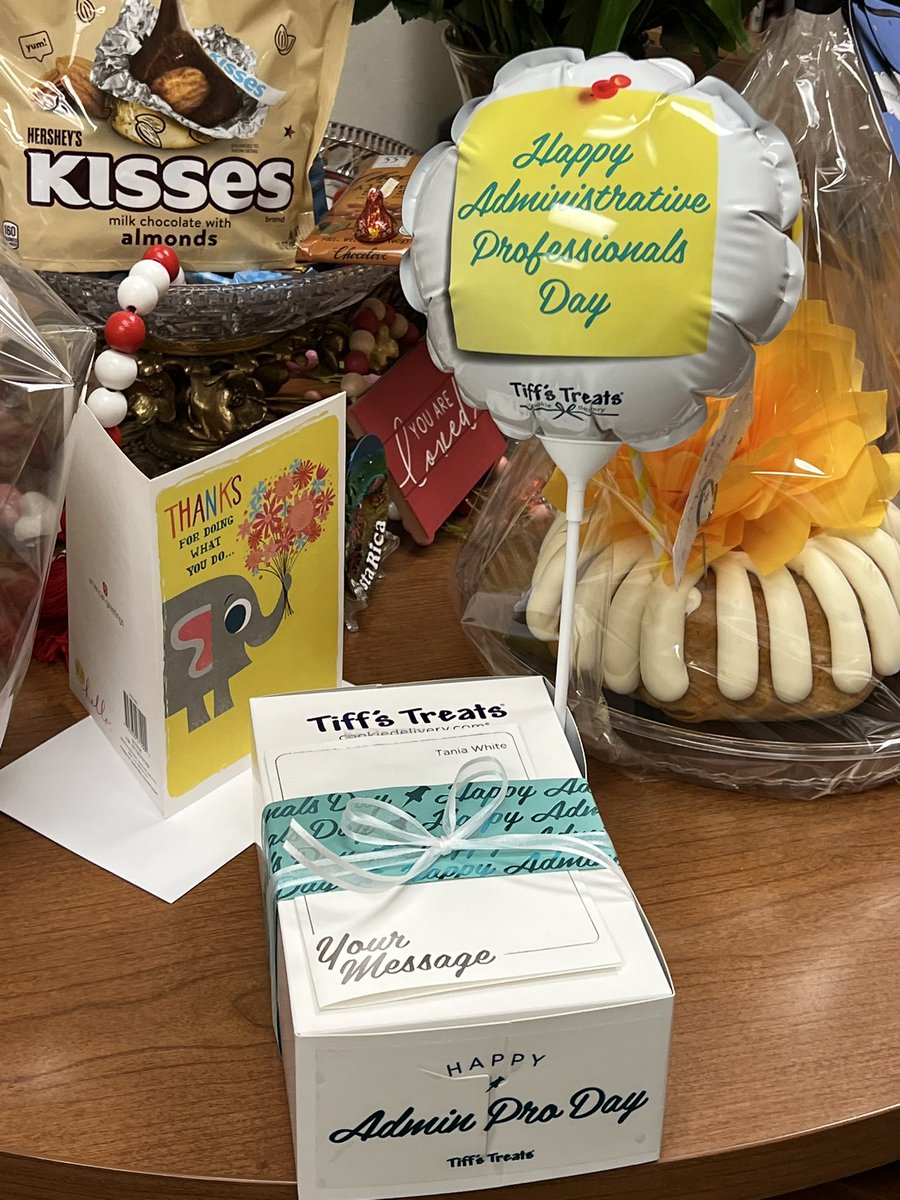 drtaniawhite's tweet image. 2025 "AP Appreciation Week" has been filled with food, fun and love. I am truly grateful for all of the flowers, pastries, gifts, lunch, and warm sentiments… I am truly humbled! #2025apappreciationweek #imterrellproud
 #30yearsofservice
