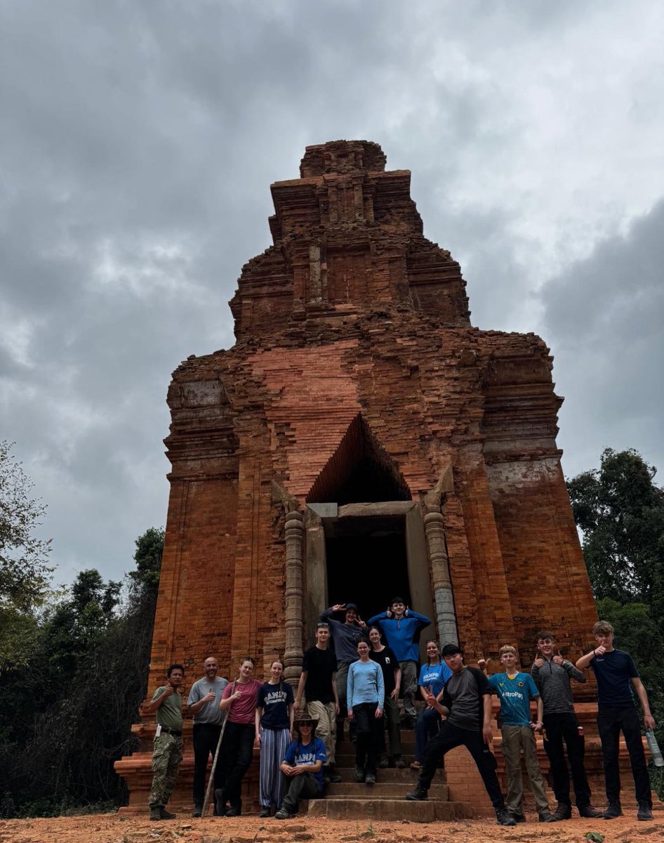 🇰🇭Cambodia Adventure🇰🇭
Our latest update from Mr Randle and Miss Rani and this amazing experience…
“second day on the trek through the jungle. We walked 14.5km! Came across ancient temple ruins and finished the day off with a meditation session led by one of the local Buddhist..