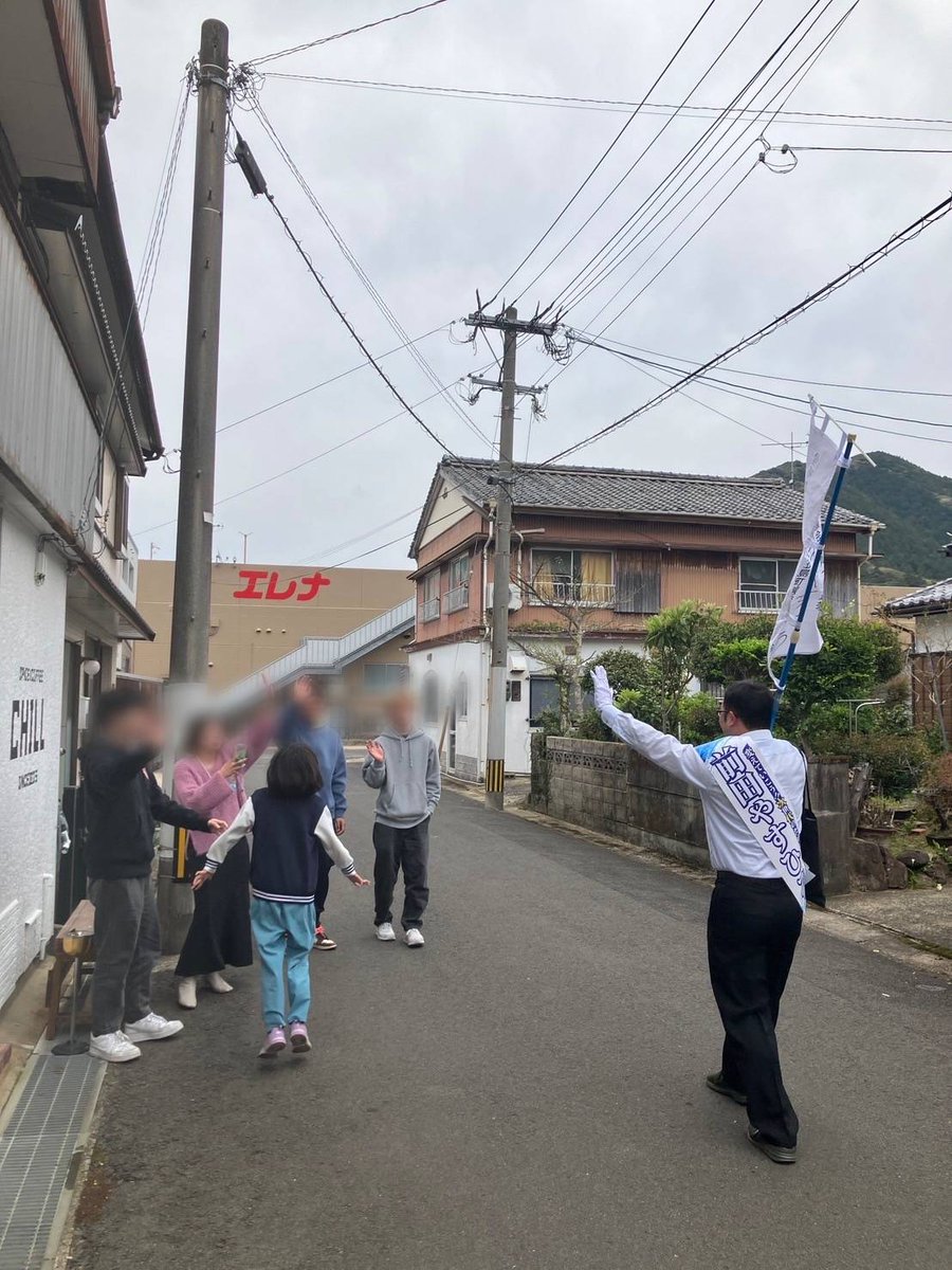 10nensakura's tweet photo. 本日は午前中、地元・青方で桃太郎行進！
沿道からたくさんの「頑張れよー！」「応援しとるぞ！」の声をいただき、胸が熱くなりました！
残りの時間も、全力で駆け抜けます！
本当にありがとうございます！

＃新上五島町　＃新上五島町議選 https://t.co/BNJDNGETnJ