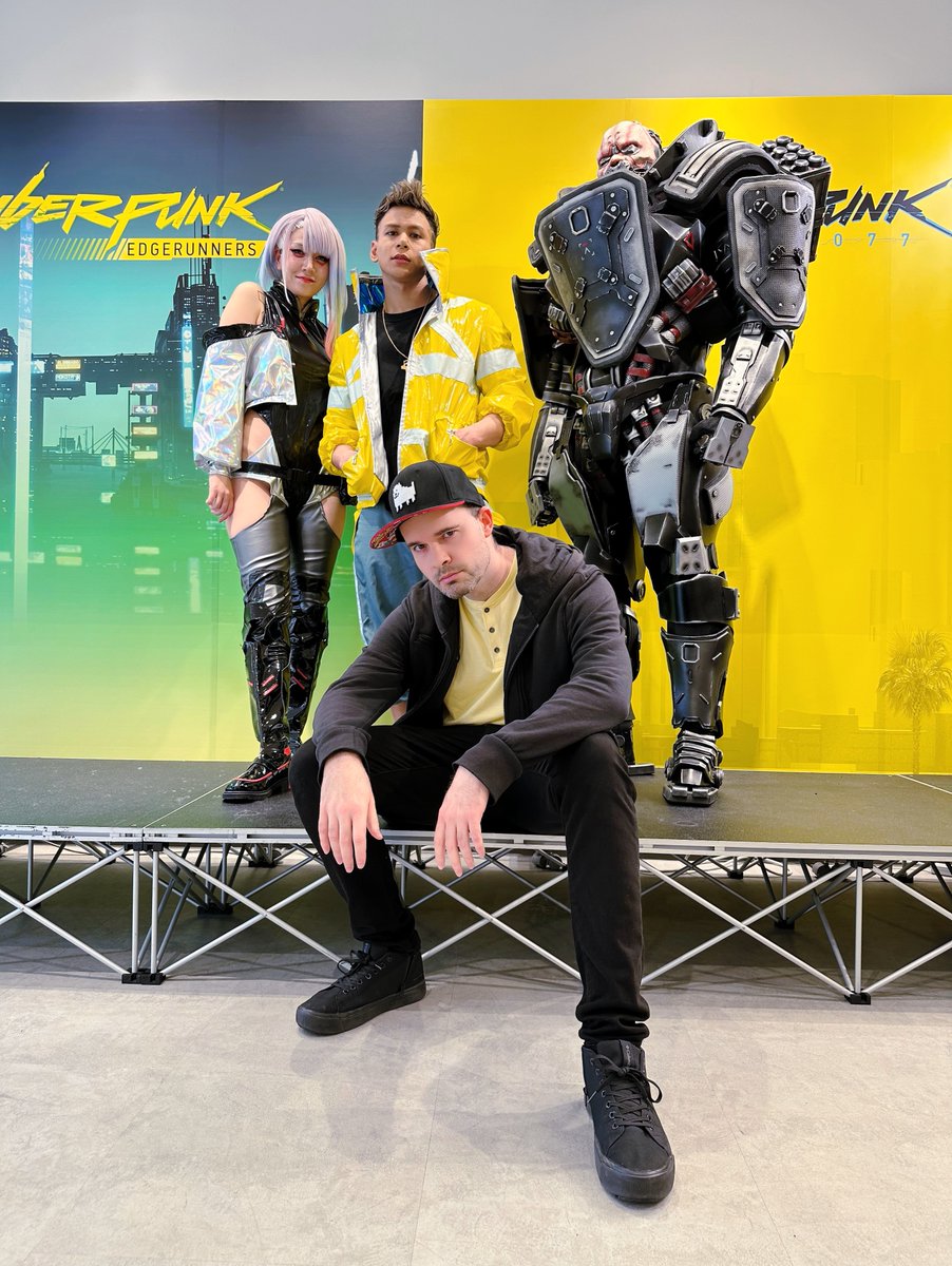 Cyberpunk pop up store. 👾
