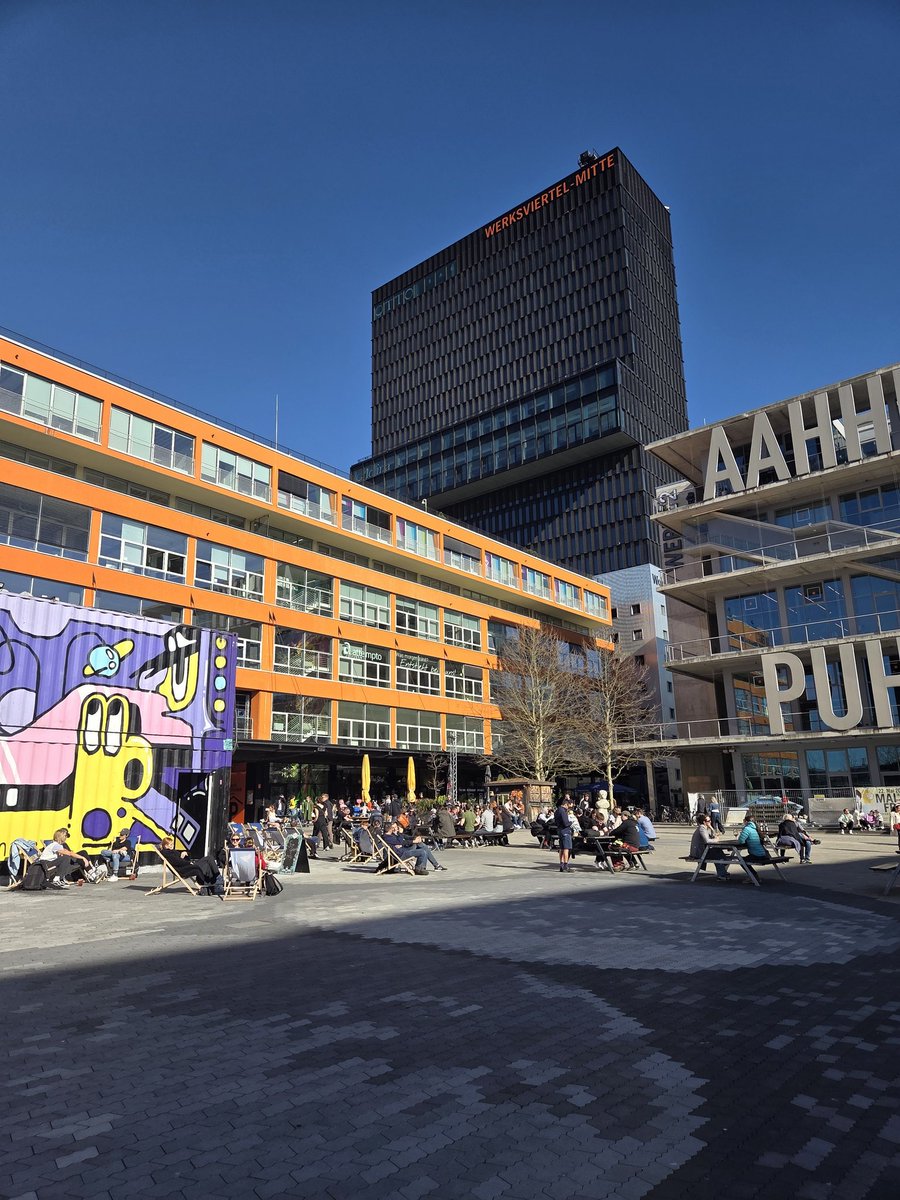 🚀 Just wrapped up an electrifying evening at the Solana <a href="/SuperteamDE/">Superteam Germany</a> x <a href="/BFG_VC_Main/">Blockchain Founders Group</a> event in Munich! 

Huge thanks to <a href="/pattiruss_/">Patti</a>, <a href="/JessNFTs/">Jess</a> &amp; the entire team of Solana Superteam Germany and Blockchain Founders Group for curating such a powerhouse gathering of Web3 innovators.