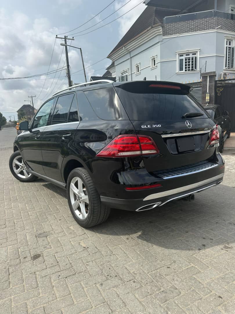 Smart_Autos_Ng's tweet photo. One time offer !
Foreign used Benz GLE350 2018 model up for sale 
Full options 
⚡️ Clean as a whistle 
⚙️Perfect condition 
Price:#37M 
📍Lagos 
📞WhatsApp/call:07063699719

Don’t wait to see “sold”! https://t.co/KdGOJQ6Fhg