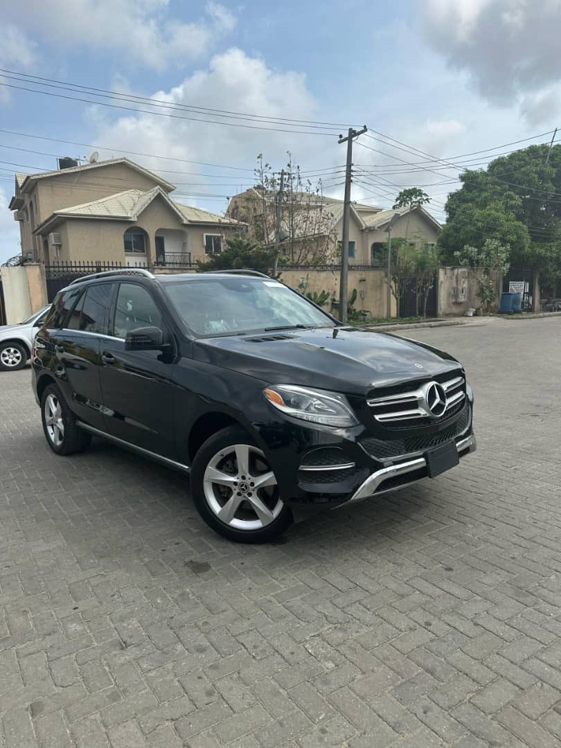 Smart_Autos_Ng's tweet photo. One time offer !
Foreign used Benz GLE350 2018 model up for sale 
Full options 
⚡️ Clean as a whistle 
⚙️Perfect condition 
Price:#37M 
📍Lagos 
📞WhatsApp/call:07063699719

Don’t wait to see “sold”! https://t.co/KdGOJQ6Fhg