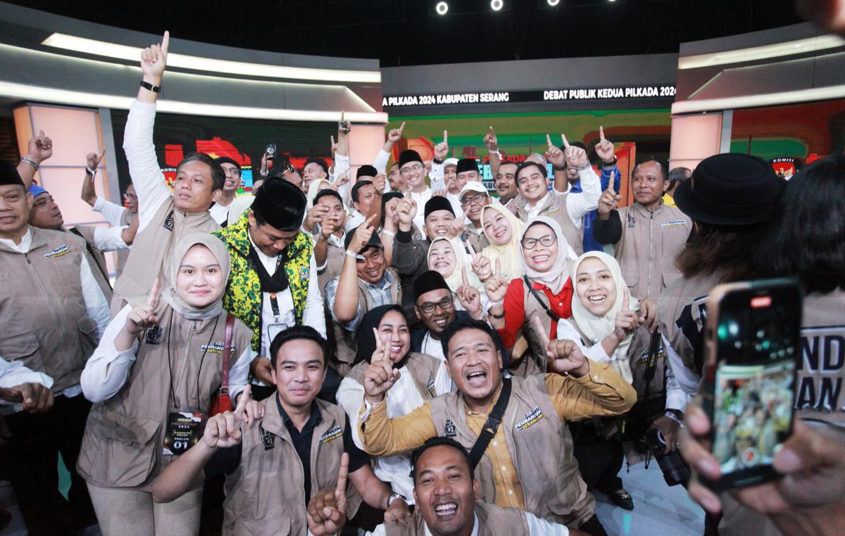 ZyahrinS51's tweet photo. Coblos 01, bareng-bareng kita jaga masa depan daerah kita #SerangBersamaAndikaNanang
PemimpinBersih NggaCaweCawe https://t.co/NELdNnUnJr