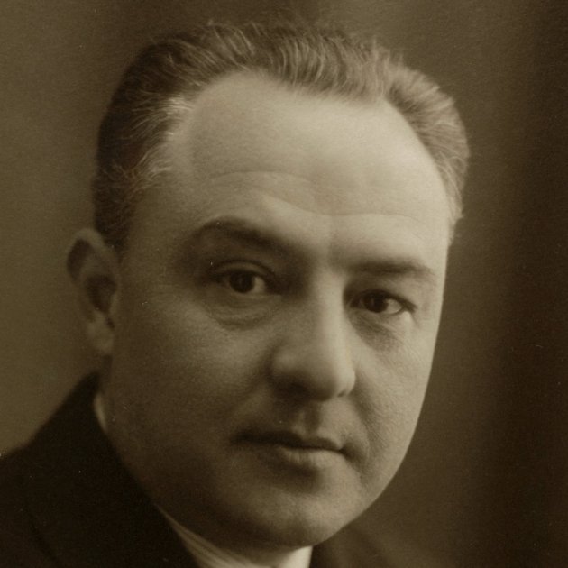 Gaziel va morir el 12 d'abril de 1964.
"Com tantes altres coses, aquí la democràcia no és més q una paraula d'arrels clàssiques i de contingut estranger"
"Portugal, una Catalunya afortunada"
Director de la Vanguardia, Godó va declarar en contra seva el 1940 en consell de guerra