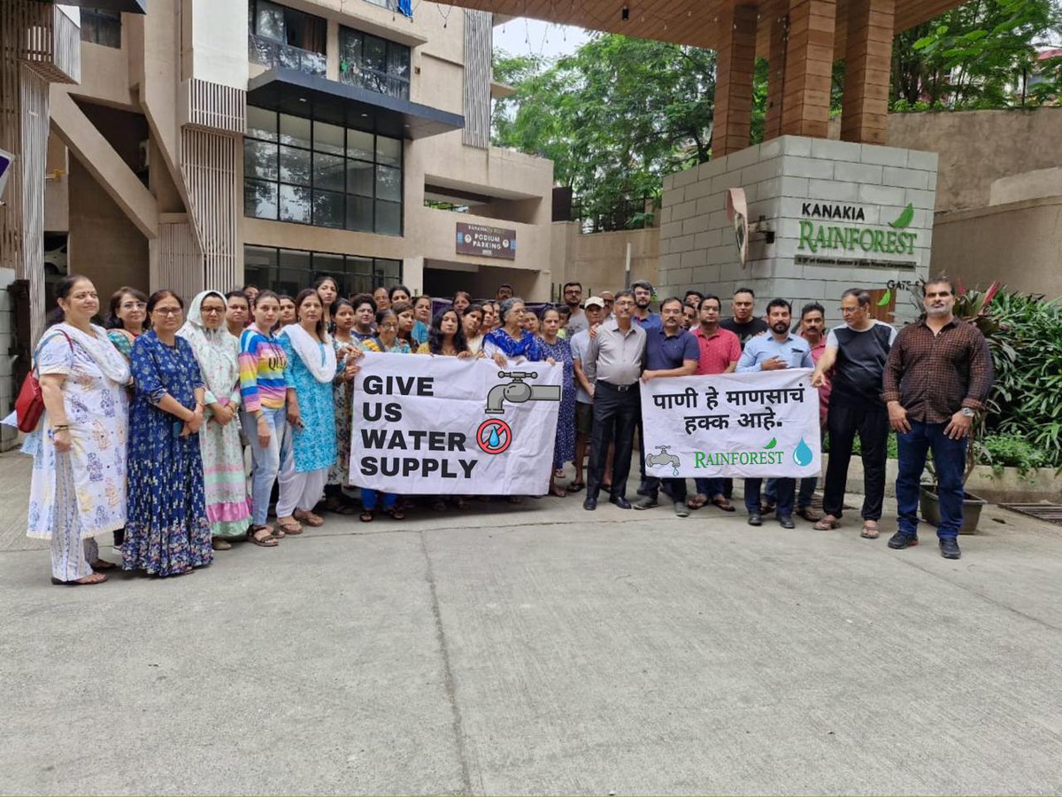 MGang08's tweet photo. #MumbaiWaterCrisis @mybmc PLEA FOR HELP🙏🏻.
**No tankers and barely any BMC water** Taps running dry during kids summer vacations. 600 tax-paying families at Kanakia Rainforest, Marol Andheri (E) grappling with Water Crisis. Please help. https://t.co/mQdutIQYEb