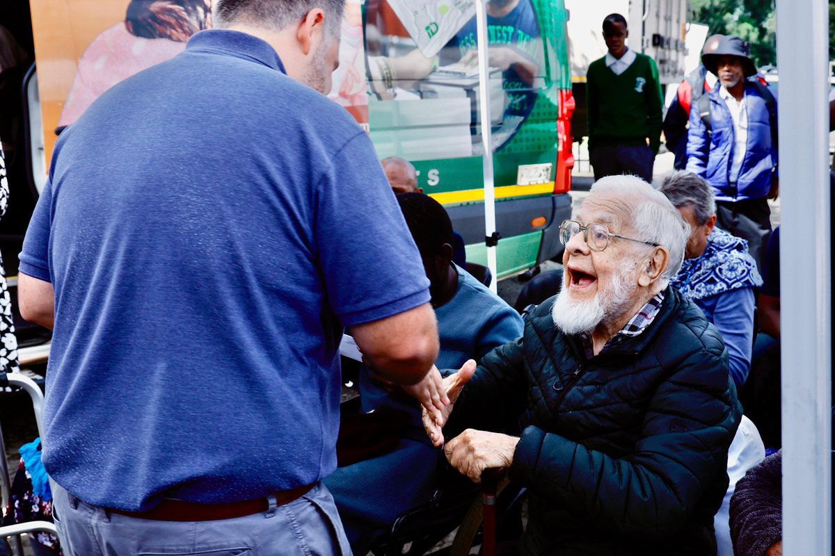 Leon Schreiber tweet media