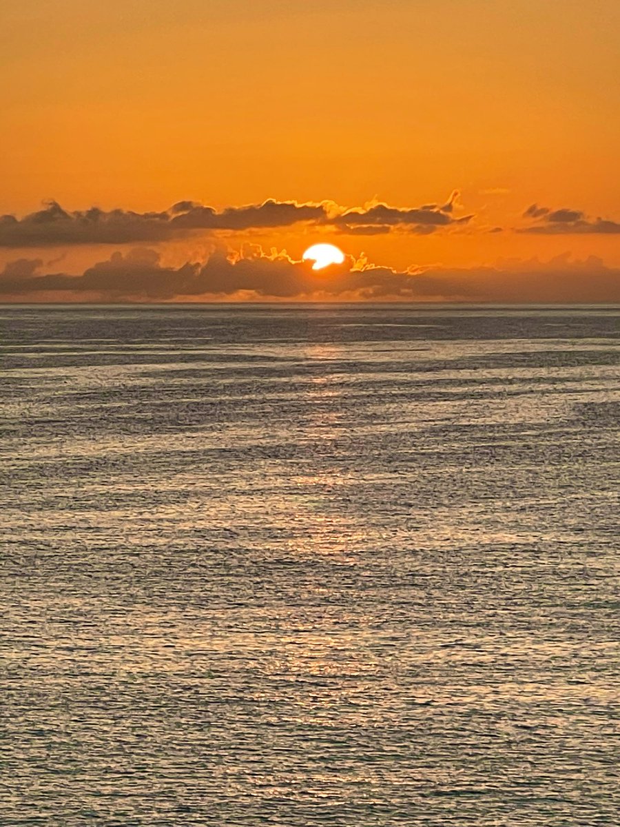 La #belleza de las #personas está, en la #actitud ante la #vida, de la #alegría al despertar, del #buen #humor, el #optimismo, la #gentileza, la #sensibilidad y los #buenos #sentimientos. 
#FelizSábado